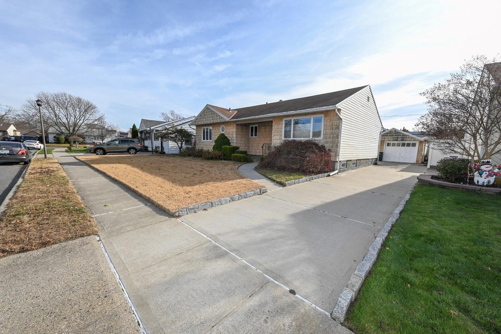 1 of 26 - 709 Brower Avenue, Franklin Square, NY