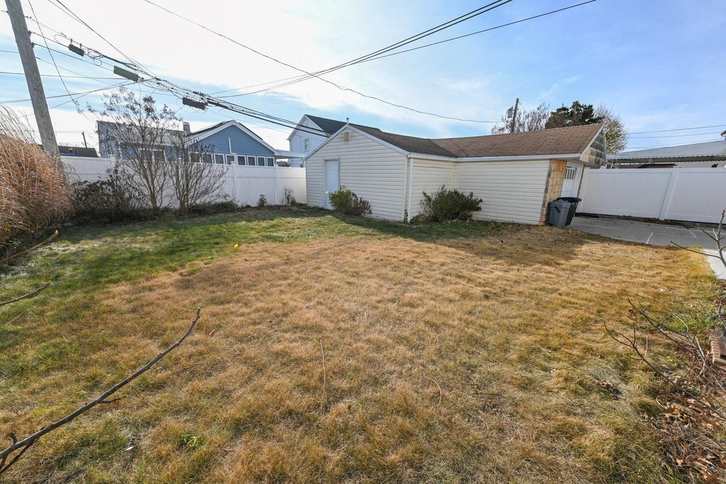 19 of 26 - 709 Brower Avenue, Franklin Square, NY