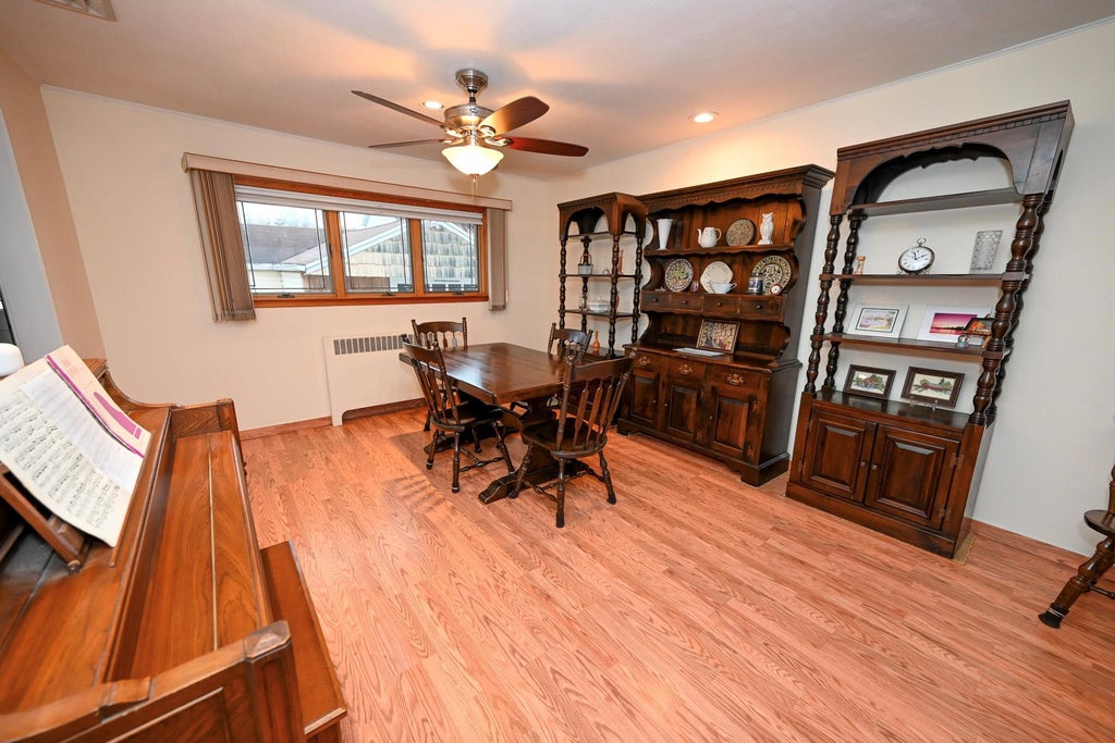 5 of 26 - 709 Brower Avenue, Franklin Square, NY