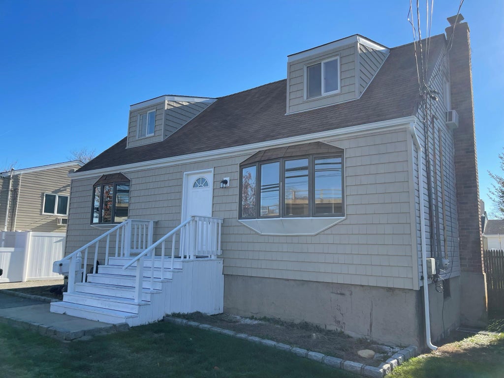 1 of 23 - Undisclosed, Lindenhurst, NY