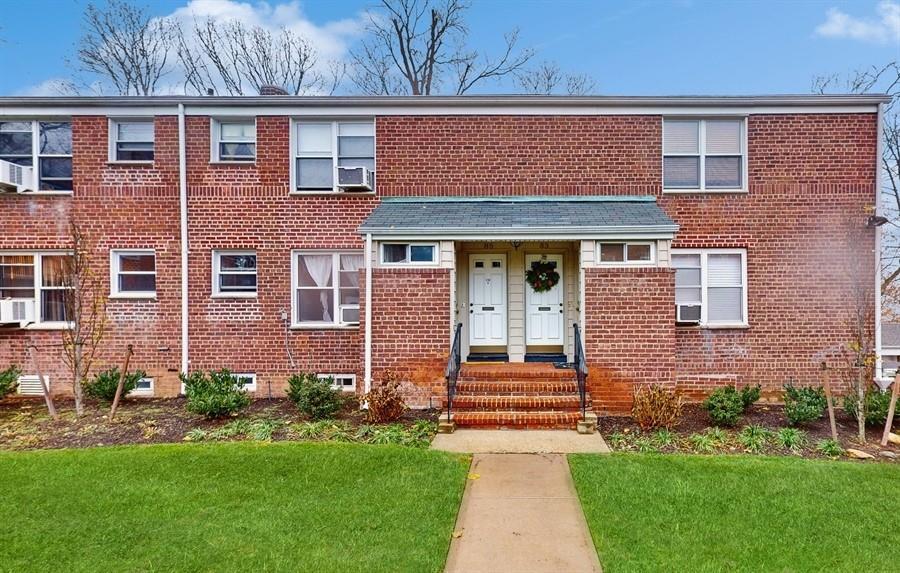 1 of 26 - Undisclosed, Roslyn Heights, NY