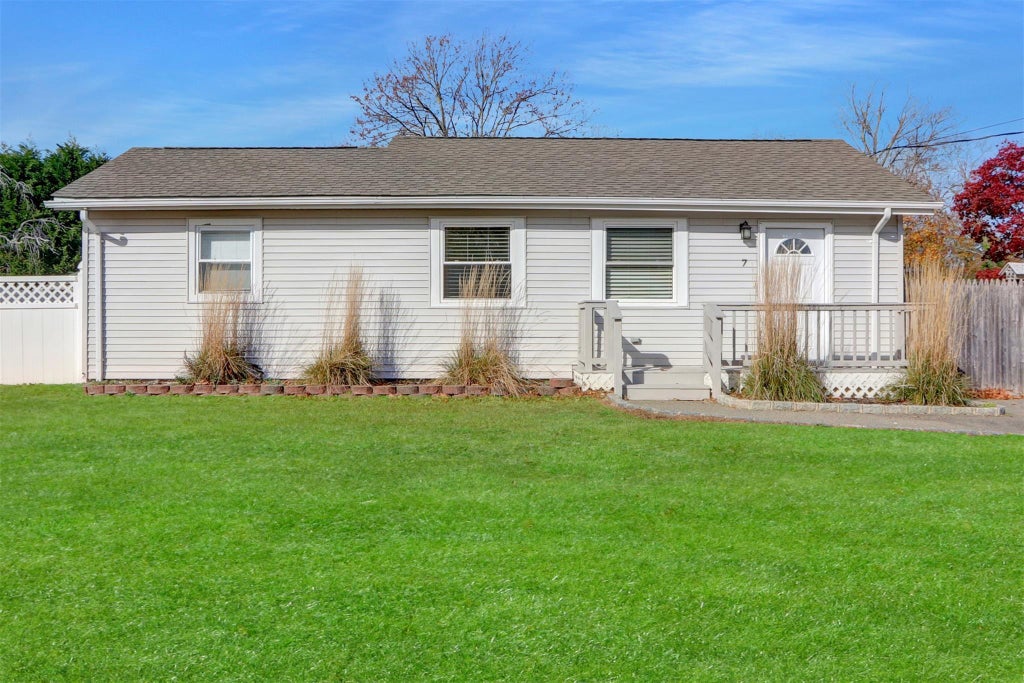1 of 18 - 7 Elm Road, Mastic Beach, NY