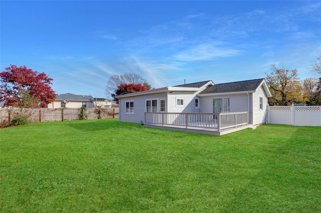17 of 18 - 7 Elm Road, Mastic Beach, NY