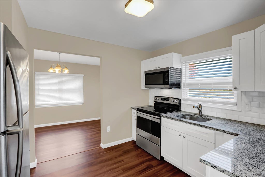 6 of 18 - 7 Elm Road, Mastic Beach, NY