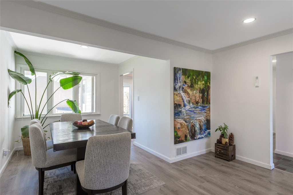 5 of 20 - 2 5th Place, Syosset, NY
