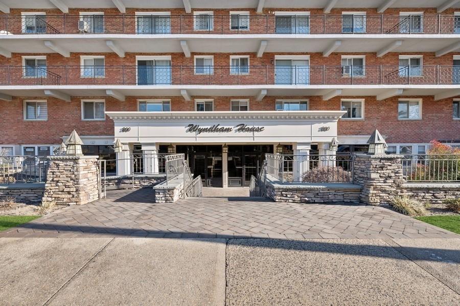 1 of 31 - 200 Atlantic Avenue # 224, Lynbrook, NY