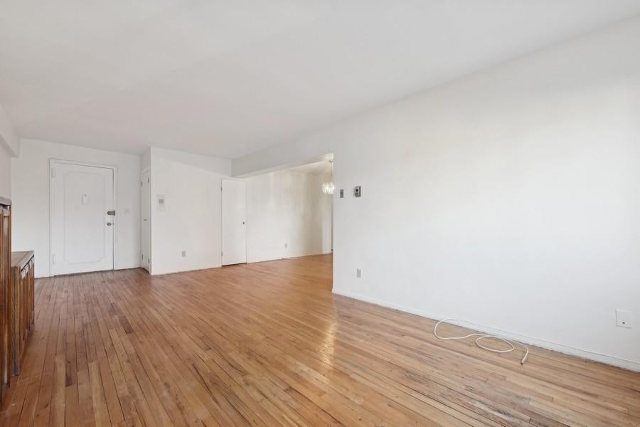 10 of 31 - 200 Atlantic Avenue # 224, Lynbrook, NY