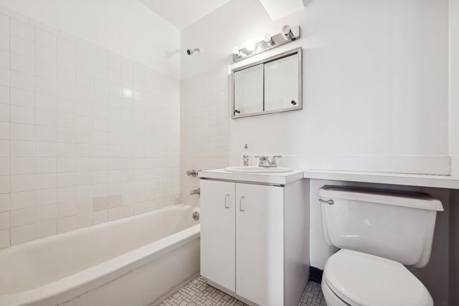 22 of 31 - 200 Atlantic Avenue # 224, Lynbrook, NY