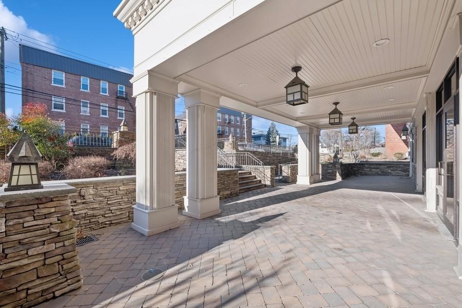 3 of 31 - 200 Atlantic Avenue # 224, Lynbrook, NY
