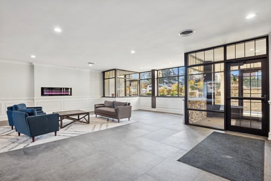 6 of 31 - 200 Atlantic Avenue # 224, Lynbrook, NY