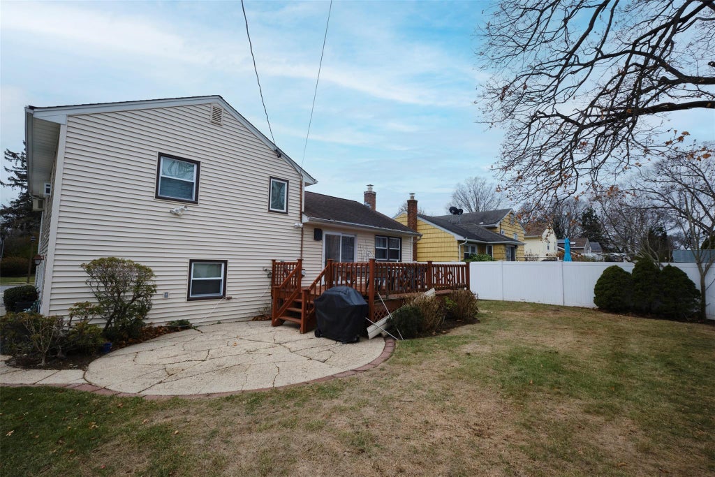 24 of 29 - 387 Garden St., East Meadow, NY