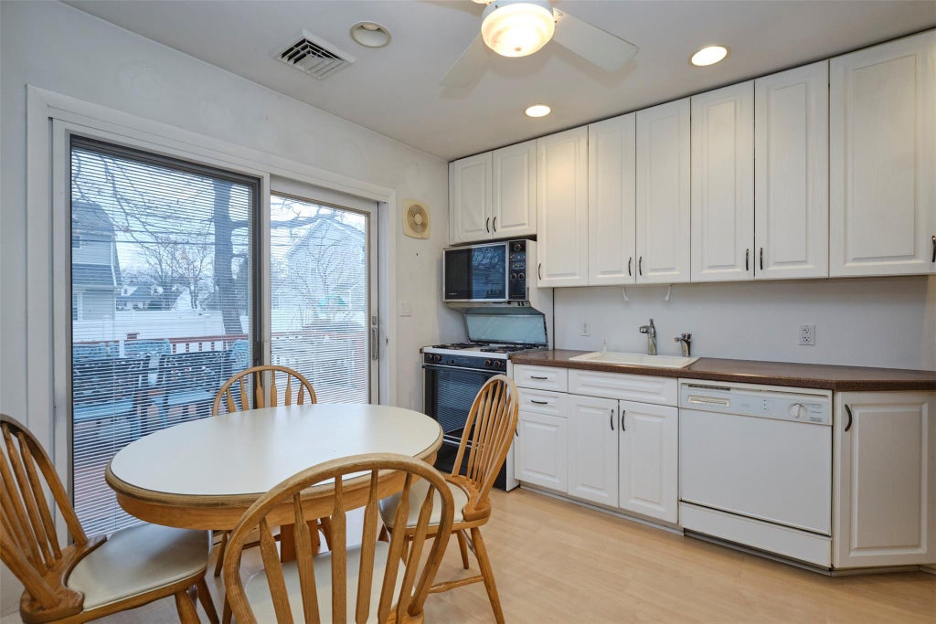 8 of 29 - 387 Garden St., East Meadow, NY