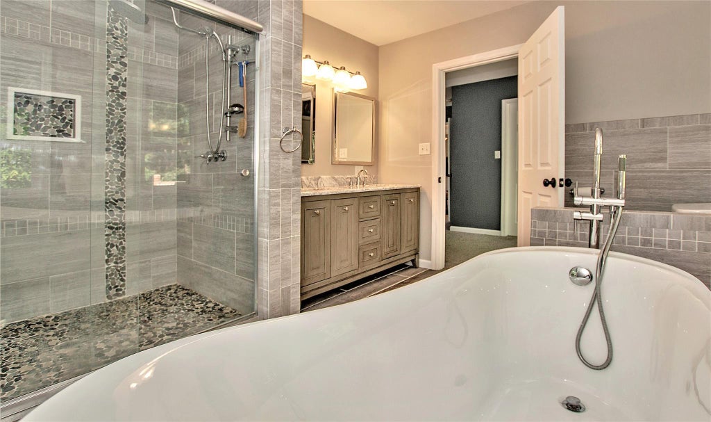16 of 25 - 8 Maple Drive, Warwick, NY