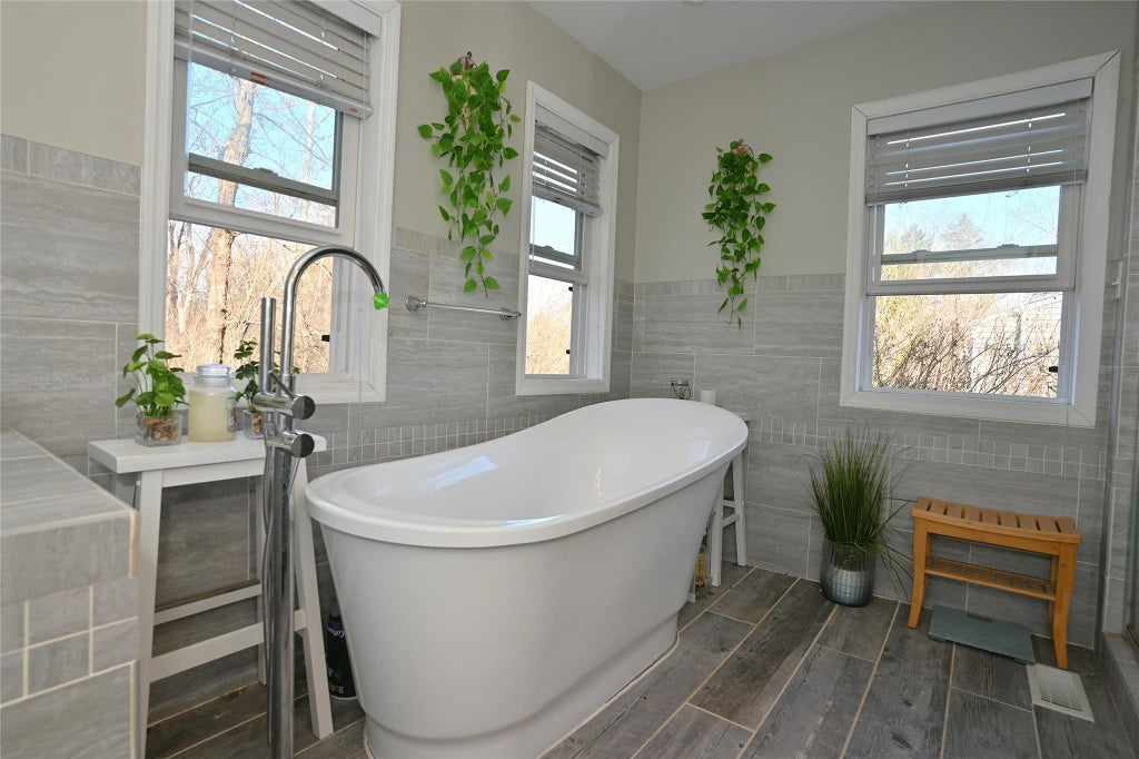 17 of 25 - 8 Maple Drive, Warwick, NY