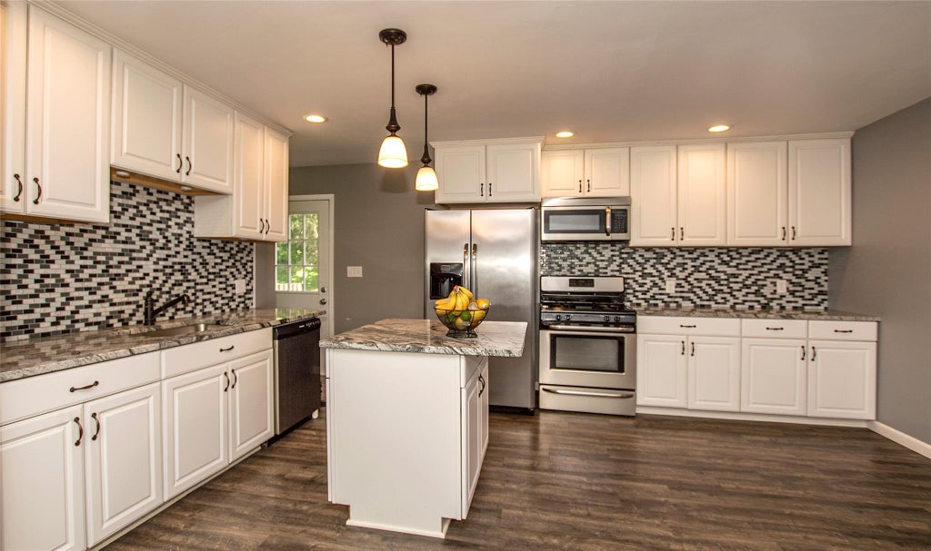 2 of 25 - 8 Maple Drive, Warwick, NY