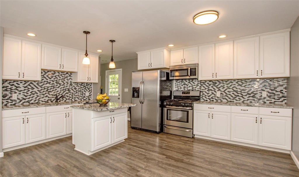 3 of 25 - 8 Maple Drive, Warwick, NY