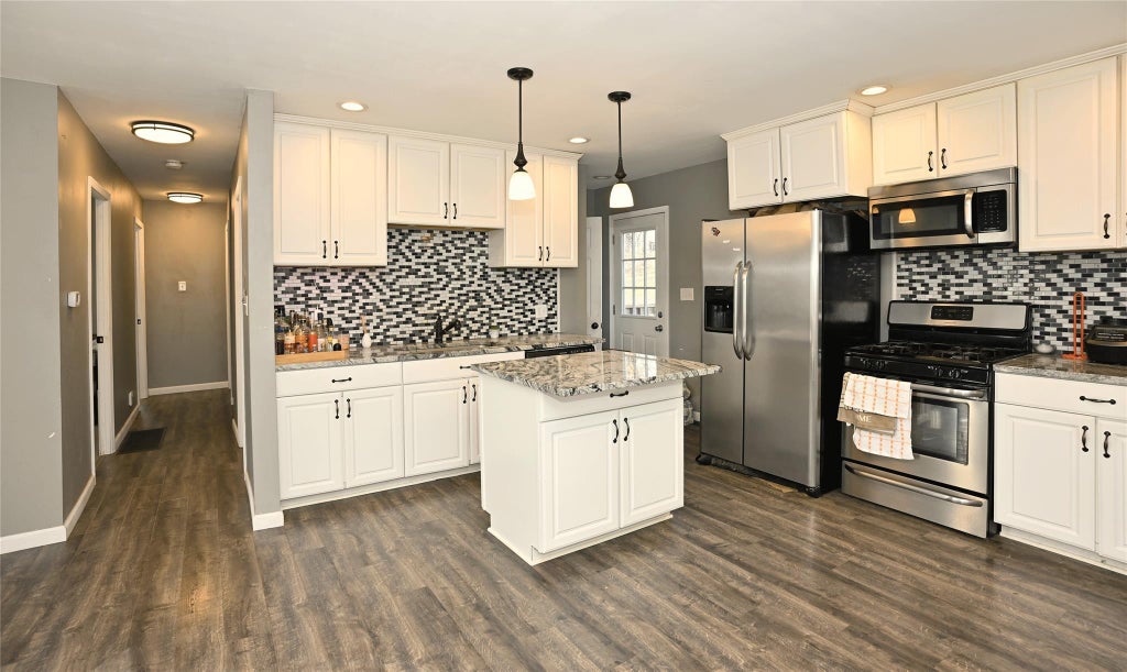 5 of 25 - 8 Maple Drive, Warwick, NY