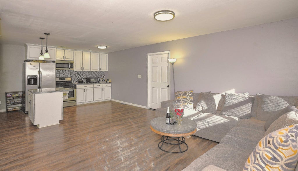 6 of 25 - 8 Maple Drive, Warwick, NY