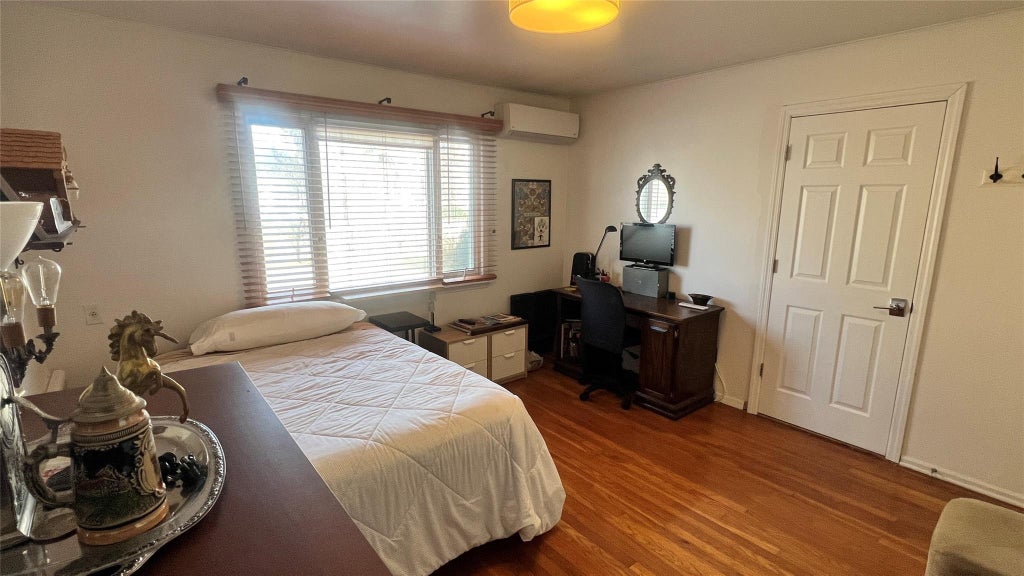 22 of 27 - 2351 Amherst St., East Meadow, NY