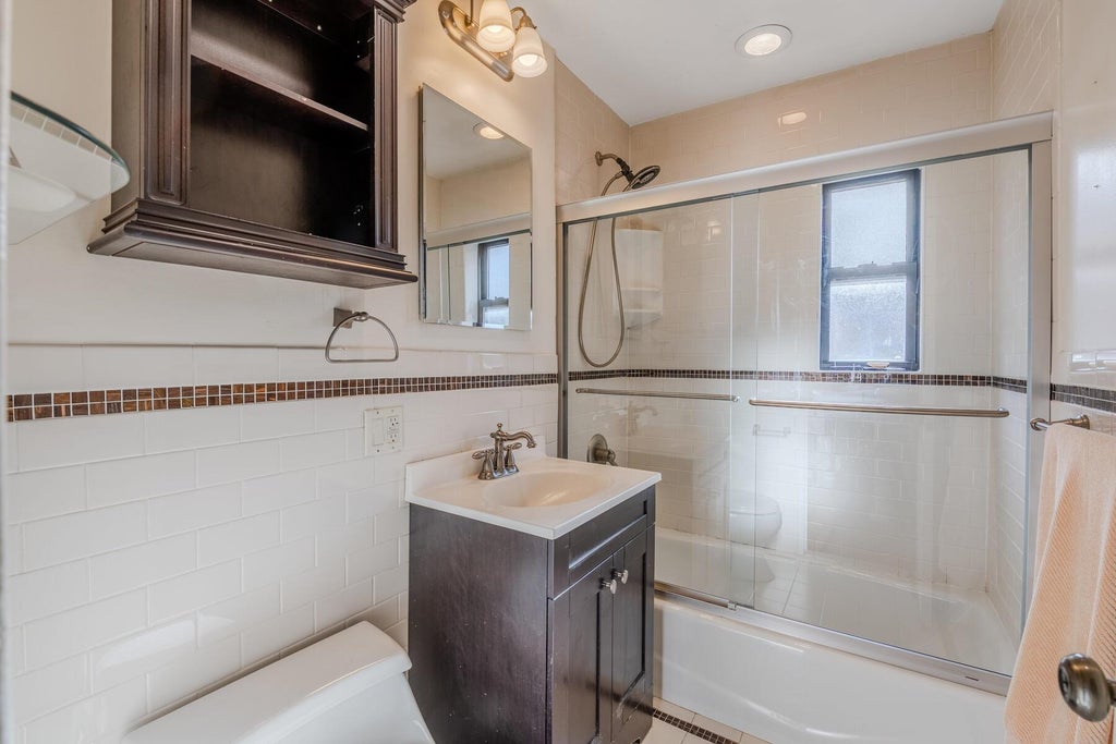 9 of 18 - 74-79 220th St. # A, Oakland Gardens, NY