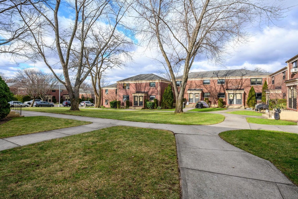 15 of 18 - 74-79 220th St. # A, Oakland Gardens, NY