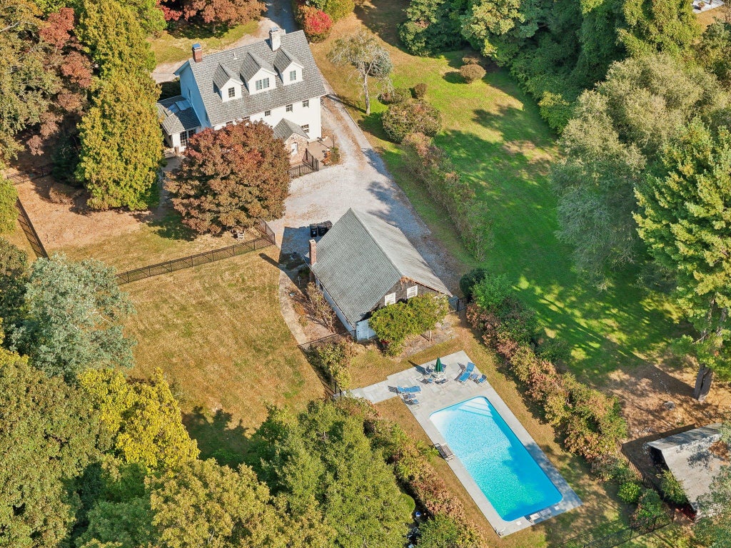 25 of 33 - 537 Moriches Road, Head Of The Harbor, NY