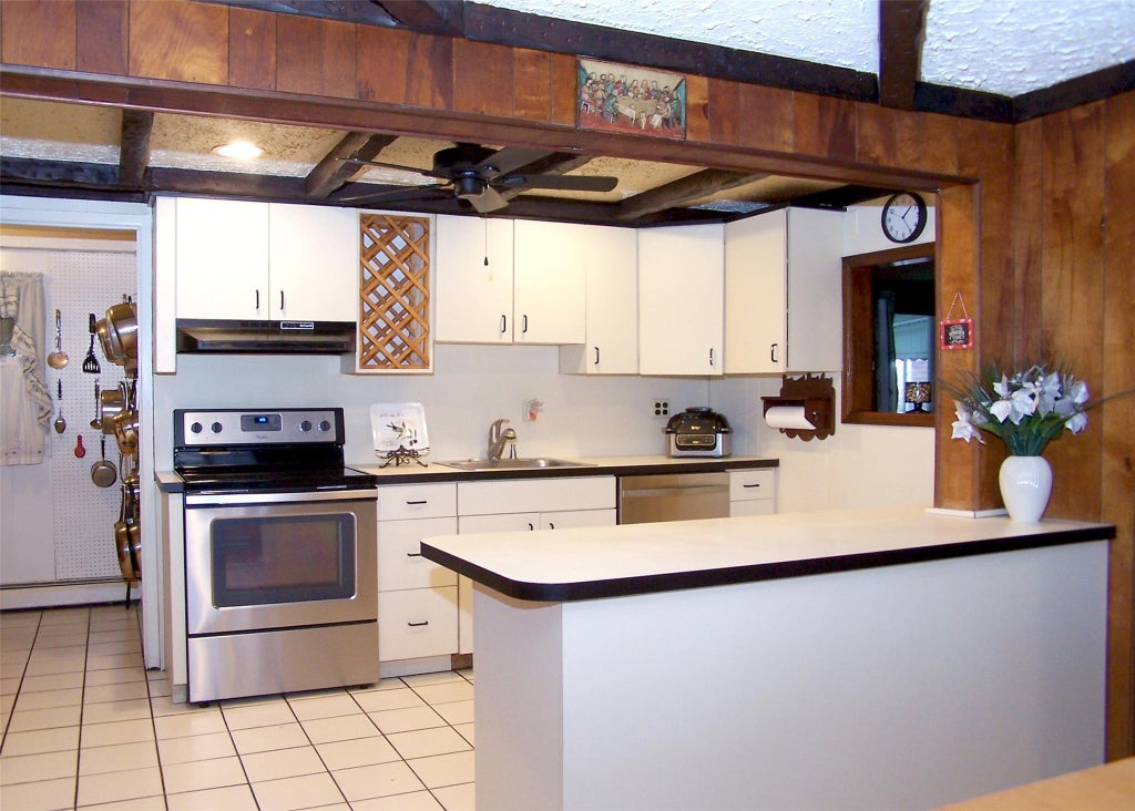 10 of 25 - 151 Lakeside Drive, Oakdale, NY