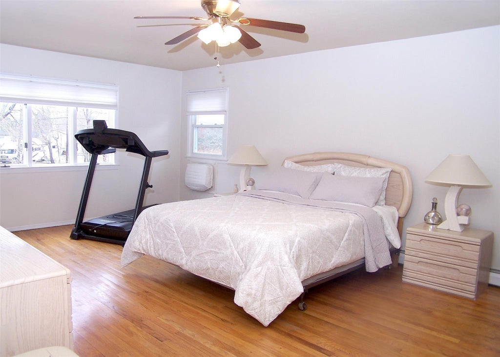17 of 25 - 151 Lakeside Drive, Oakdale, NY