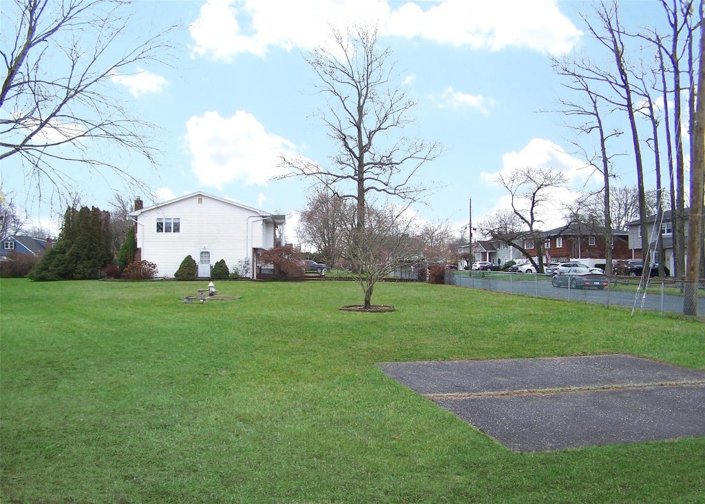 20 of 25 - 151 Lakeside Drive, Oakdale, NY