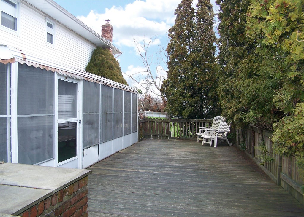 23 of 25 - 151 Lakeside Drive, Oakdale, NY