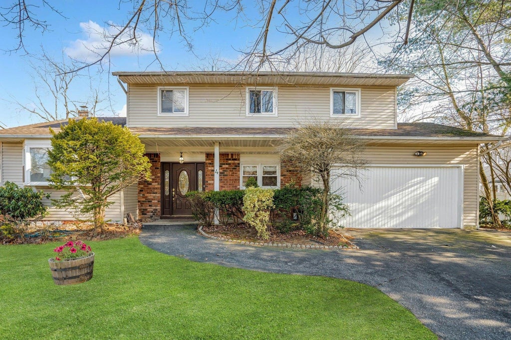 1 of 29 - 4 Elmore Place, East Northport, NY