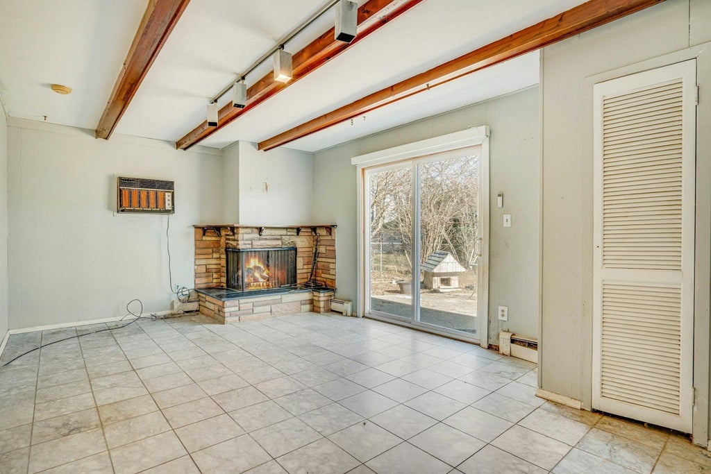 10 of 29 - 4 Elmore Place, East Northport, NY