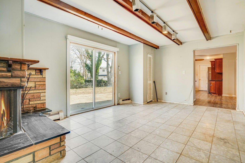 11 of 29 - 4 Elmore Place, East Northport, NY