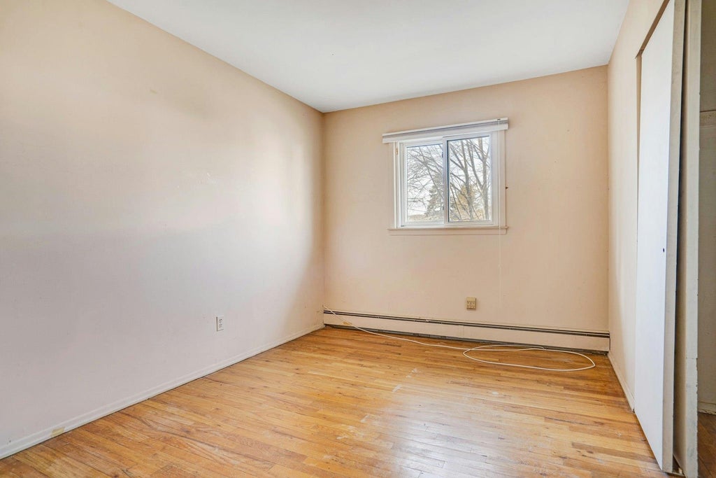 19 of 29 - 4 Elmore Place, East Northport, NY