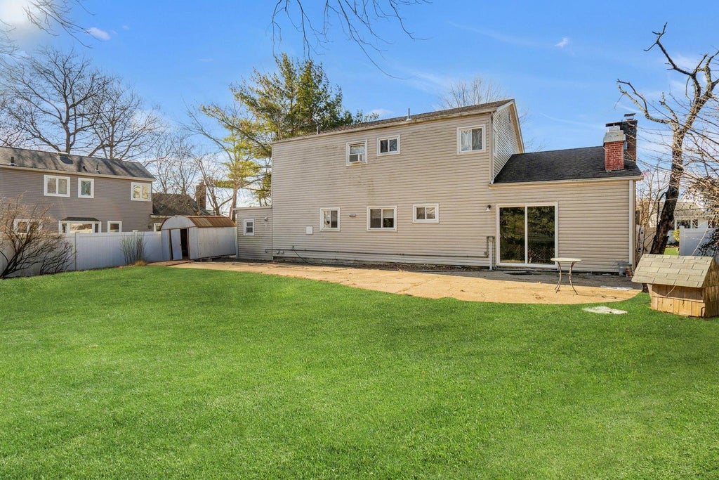 26 of 29 - 4 Elmore Place, East Northport, NY