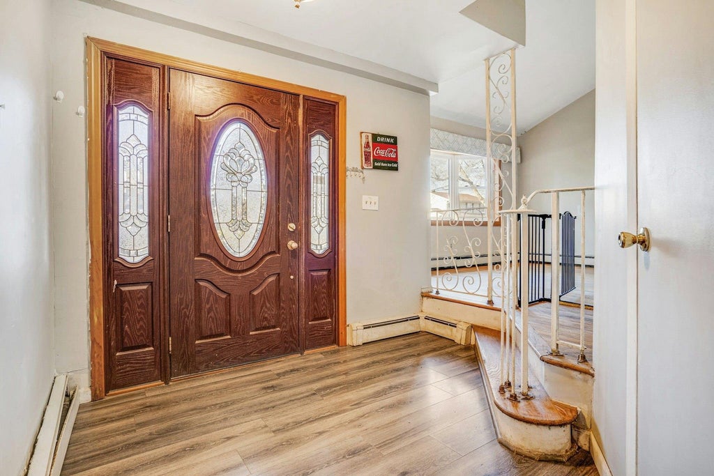 3 of 29 - 4 Elmore Place, East Northport, NY