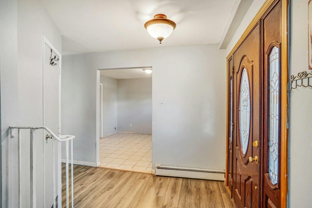 4 of 29 - 4 Elmore Place, East Northport, NY
