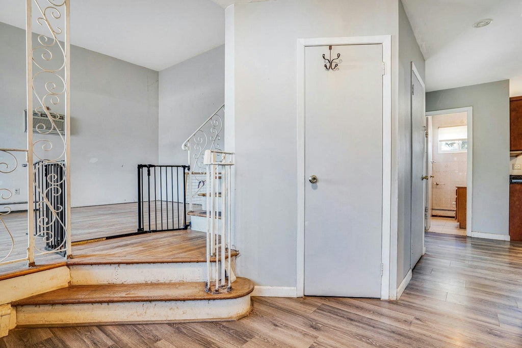 5 of 29 - 4 Elmore Place, East Northport, NY