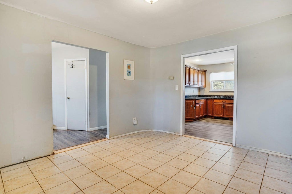 8 of 29 - 4 Elmore Place, East Northport, NY