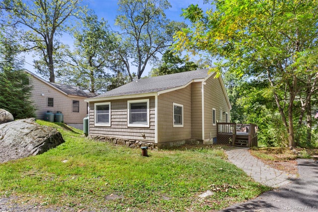 9 Oakdale Road, Putnam Valley