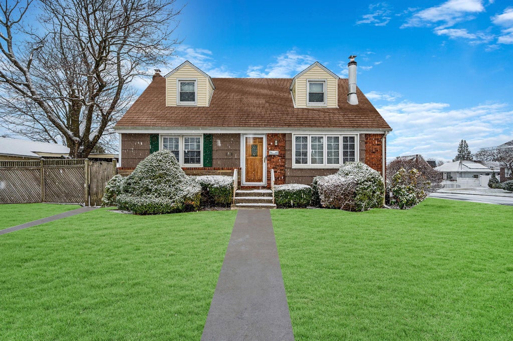 1 of 17 - 331 Doris Avenue, Franklin Square, NY