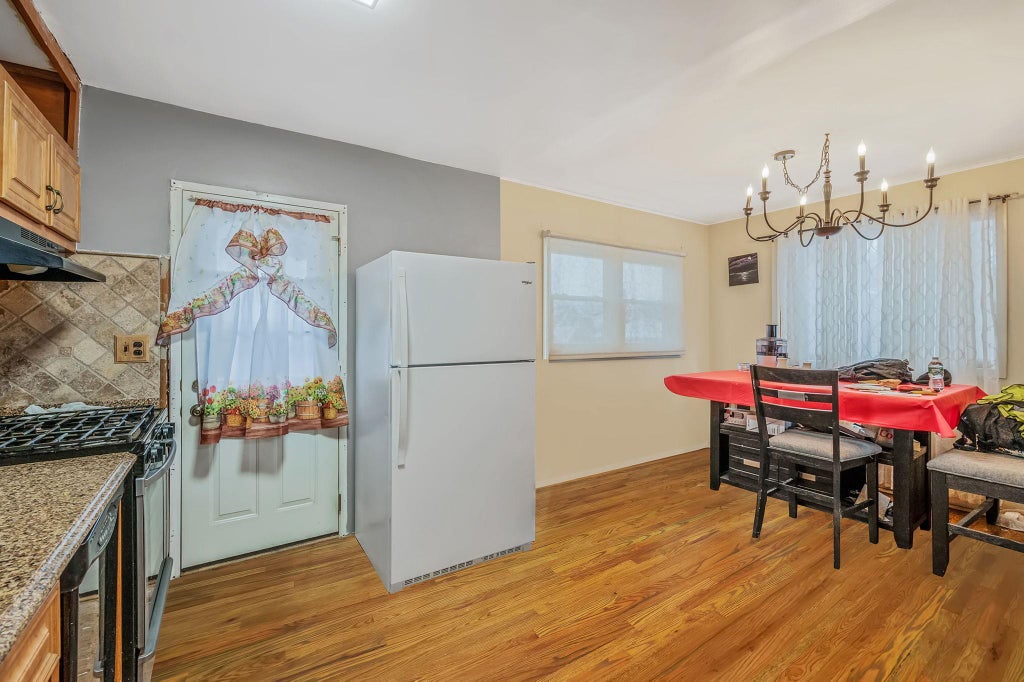 10 of 17 - 331 Doris Avenue, Franklin Square, NY