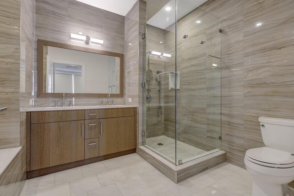 11 of 31 - 100 Garvies Point Road 1205, Glen Cove, NY