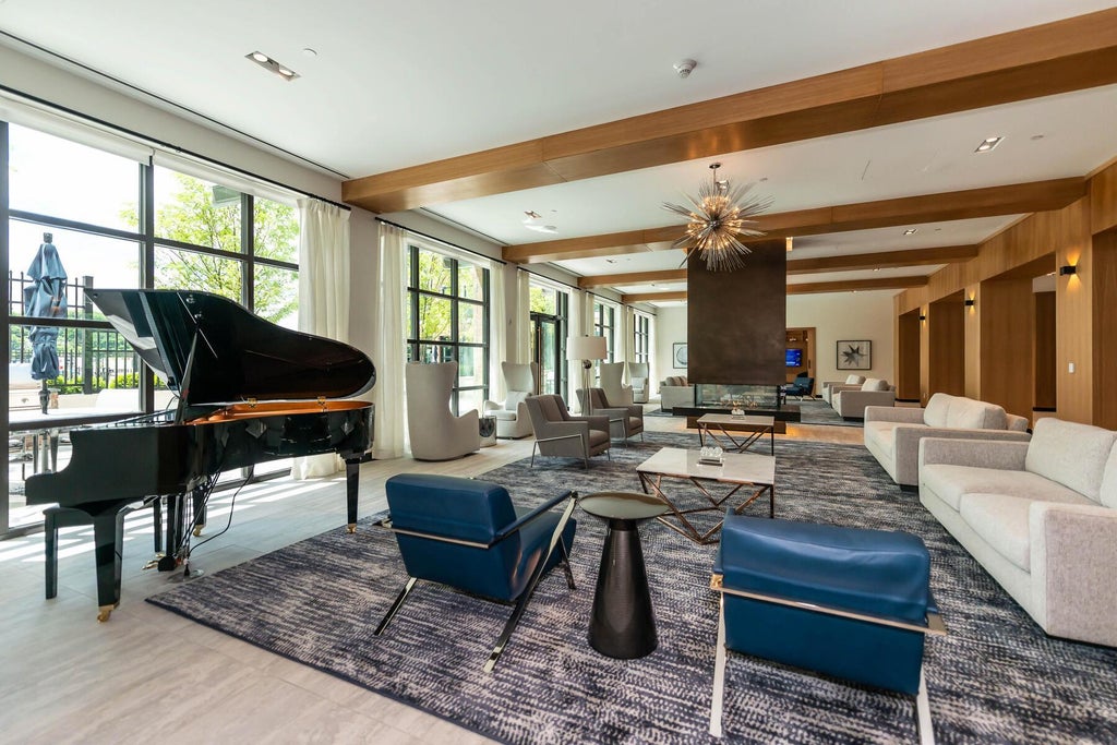 19 of 31 - 100 Garvies Point Road 1205, Glen Cove, NY