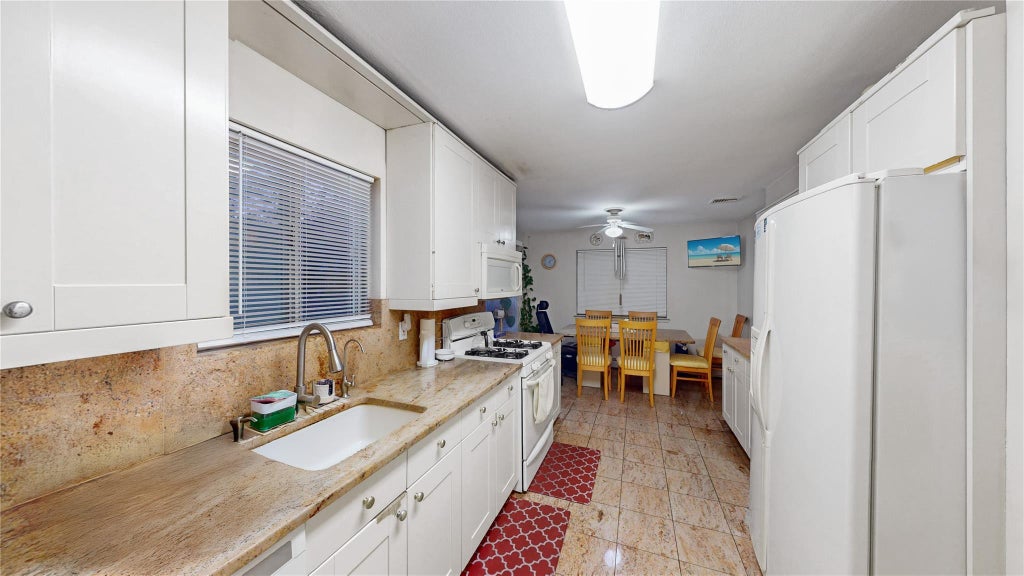9 of 18 - 21 Broadfield Place, Glen Cove, NY