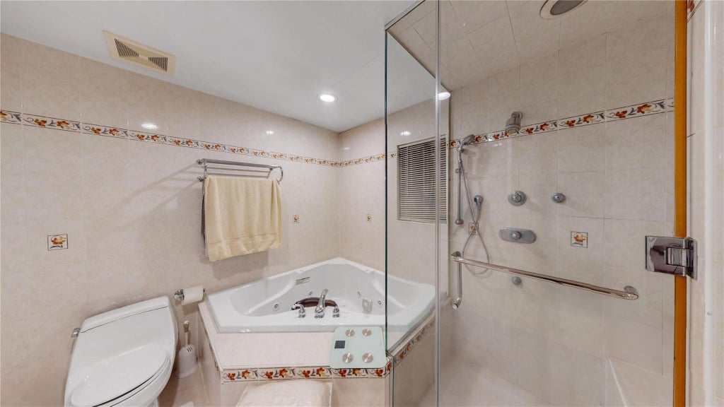 14 of 18 - 21 Broadfield Place, Glen Cove, NY