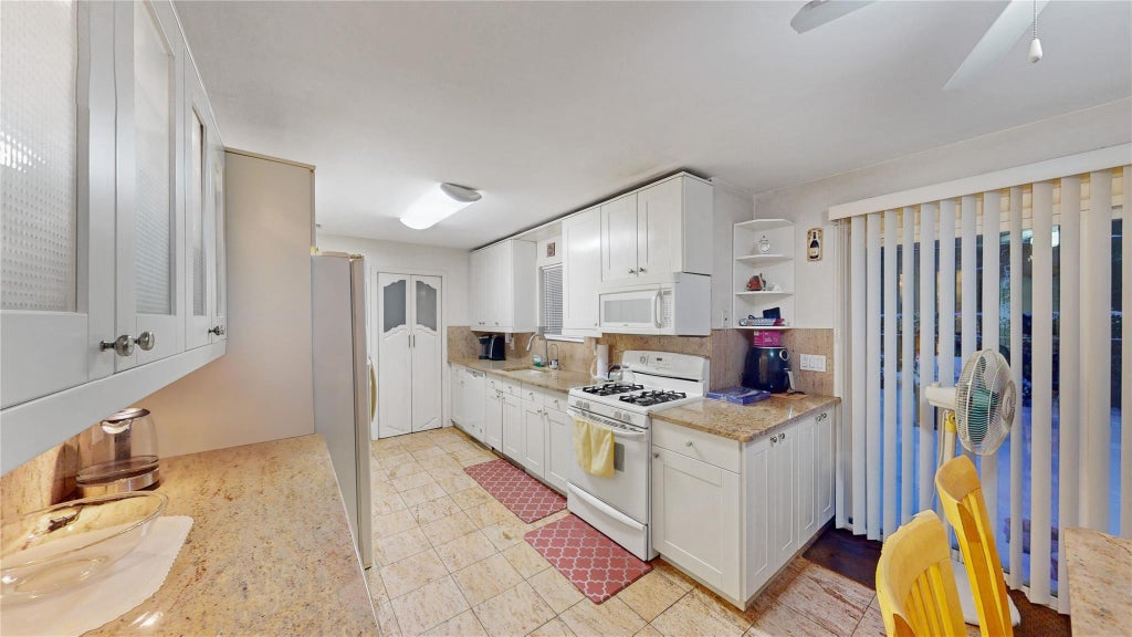 7 of 18 - 21 Broadfield Place, Glen Cove, NY