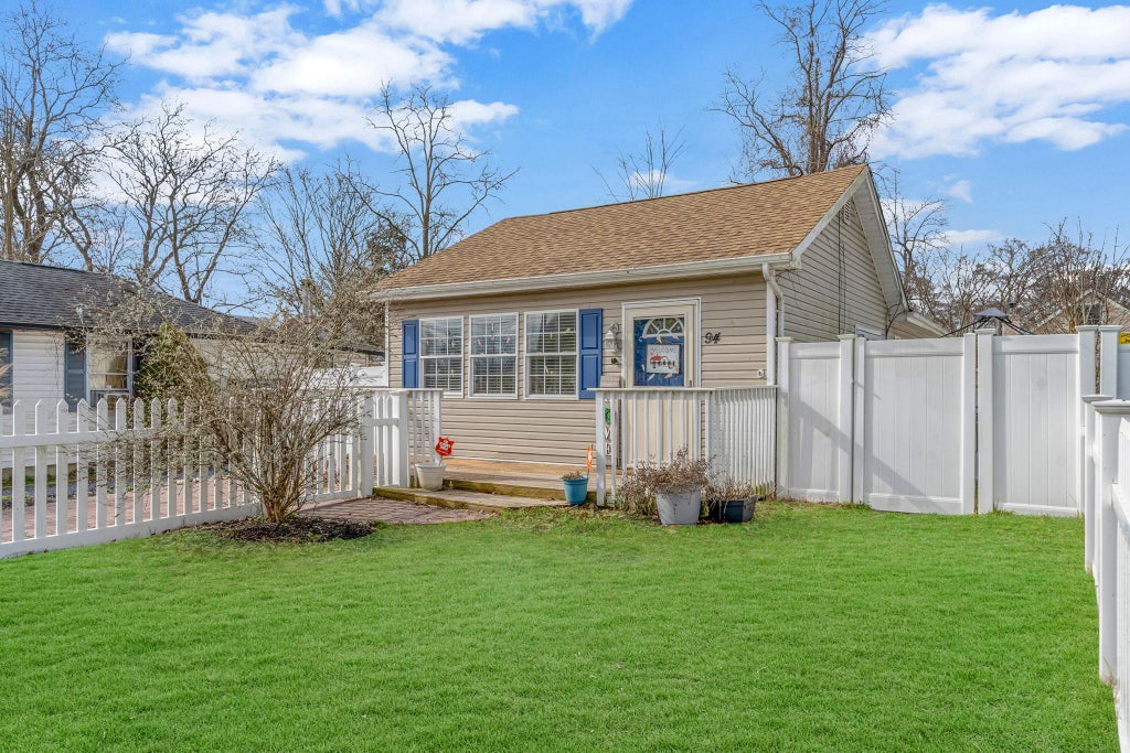 3 of 22 - 94 Elder Drive, Mastic Beach, NY
