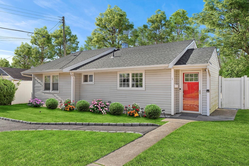 1 of 15 - 1 Spruce Lane, Glen Cove, NY
