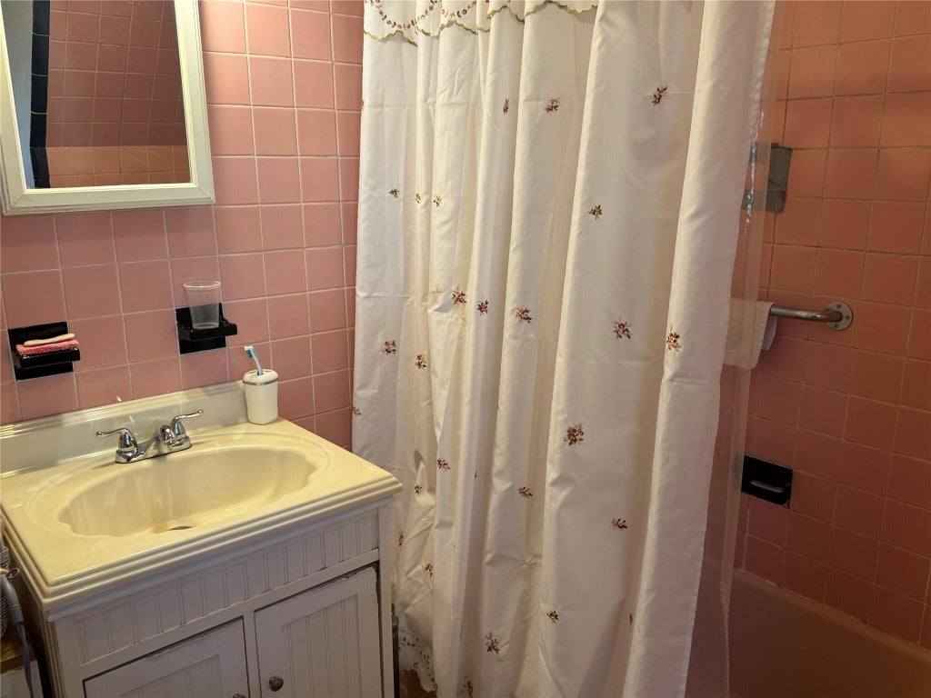 14 of 16 - 2923 Carnation Avenue, Baldwin Harbor, NY